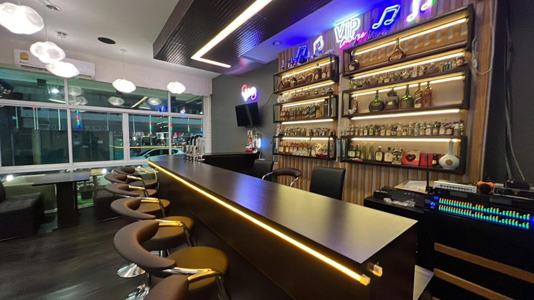 Alongkorn Hotel By Sb ساموت سونكرام المظهر الخارجي الصورة